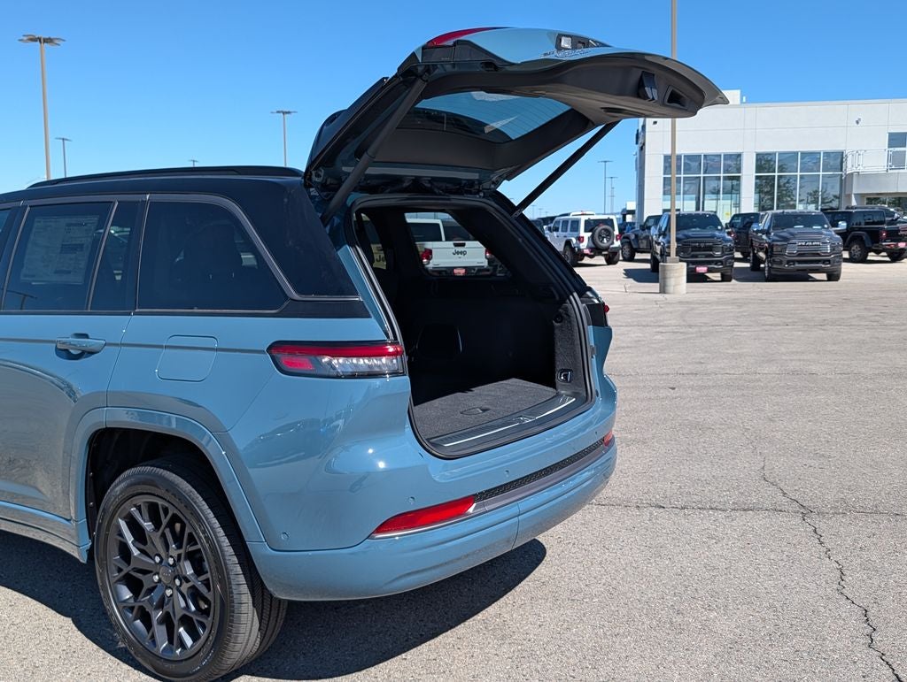 2026 Jeep Grand Cherokee Summit