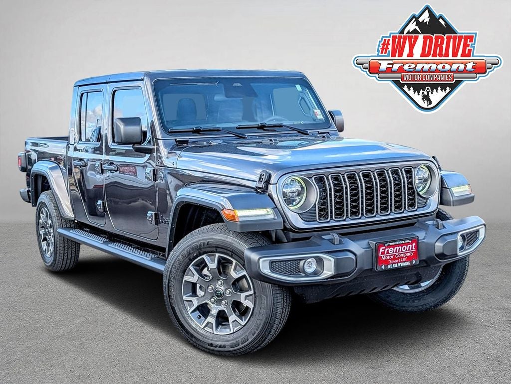 2026 Jeep Gladiator Sahara Auto's photo
