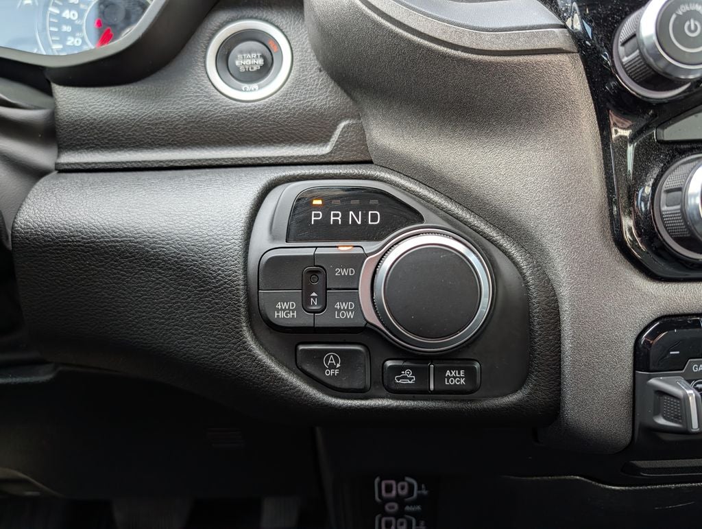 2025 RAM Ram 1500 Pickup Warlock - Photo 23