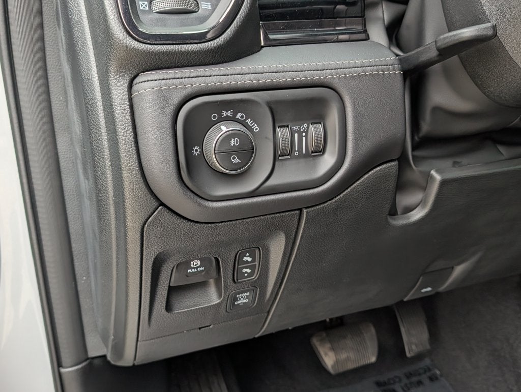 2027 RAM 1500 RAM 1500 LIMITED CREW CAB 4X4 5'7' BOX
