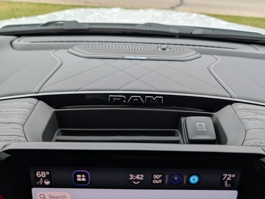 2027 RAM 1500 RAM 1500 LIMITED CREW CAB 4X4 5'7' BOX