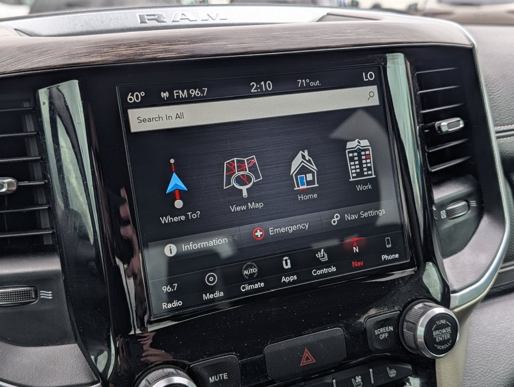 2019 RAM 1500 Laie Crew Cab 4x4 5'7' Box