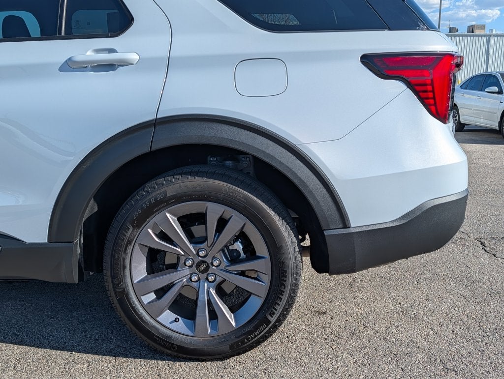 2025 Ford Explorer Active - Photo 16