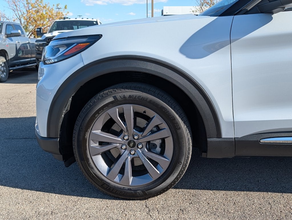 2025 Ford Explorer Active - Photo 17