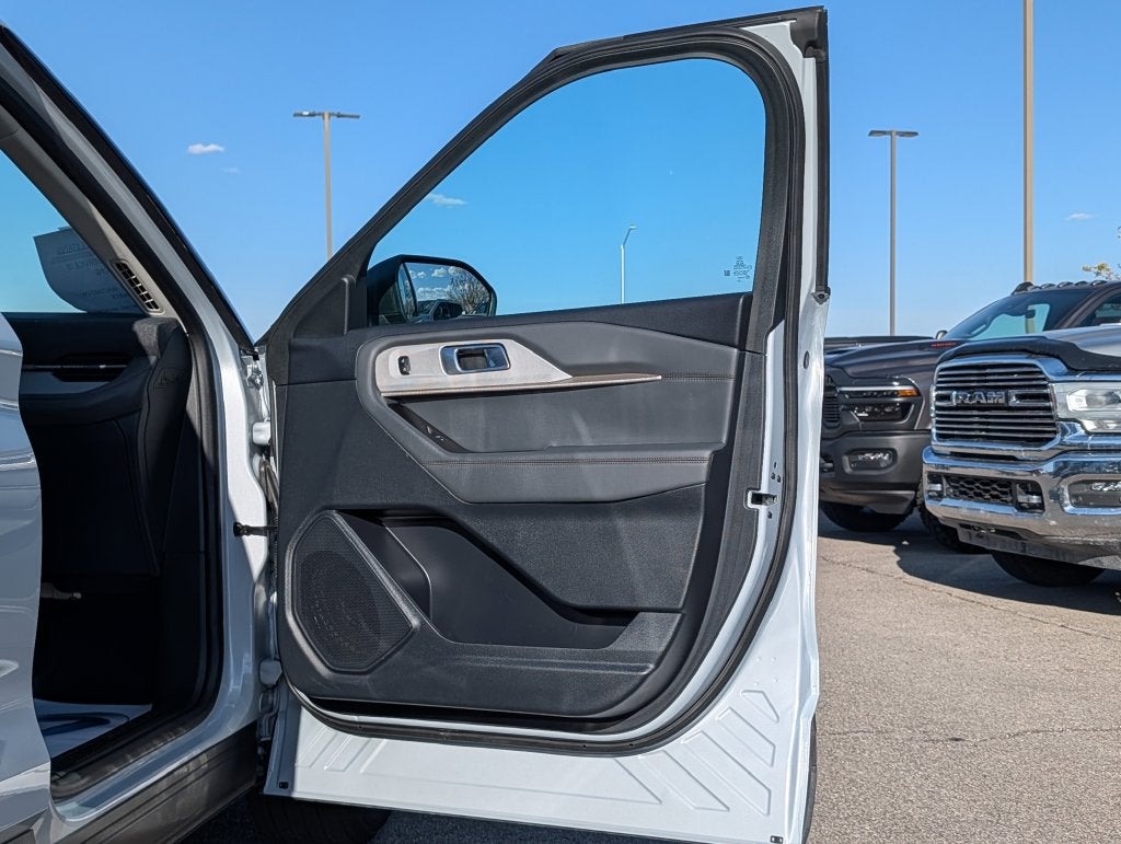 2025 Ford Explorer Active - Photo 46