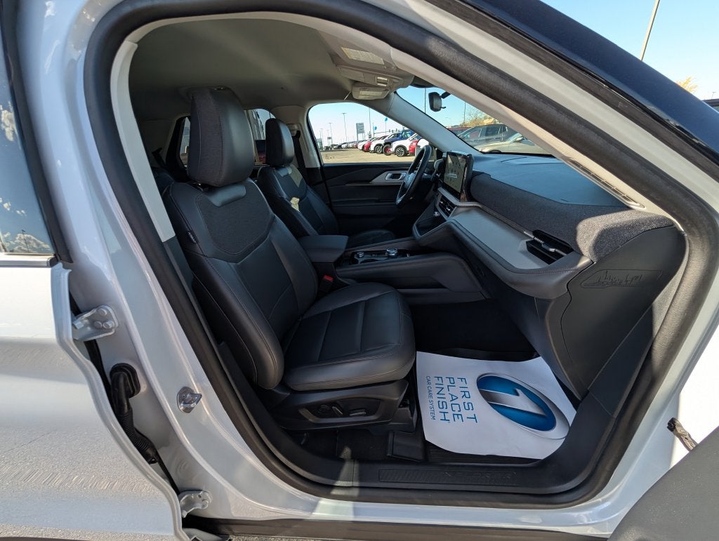 2025 Ford Explorer Active - Photo 47