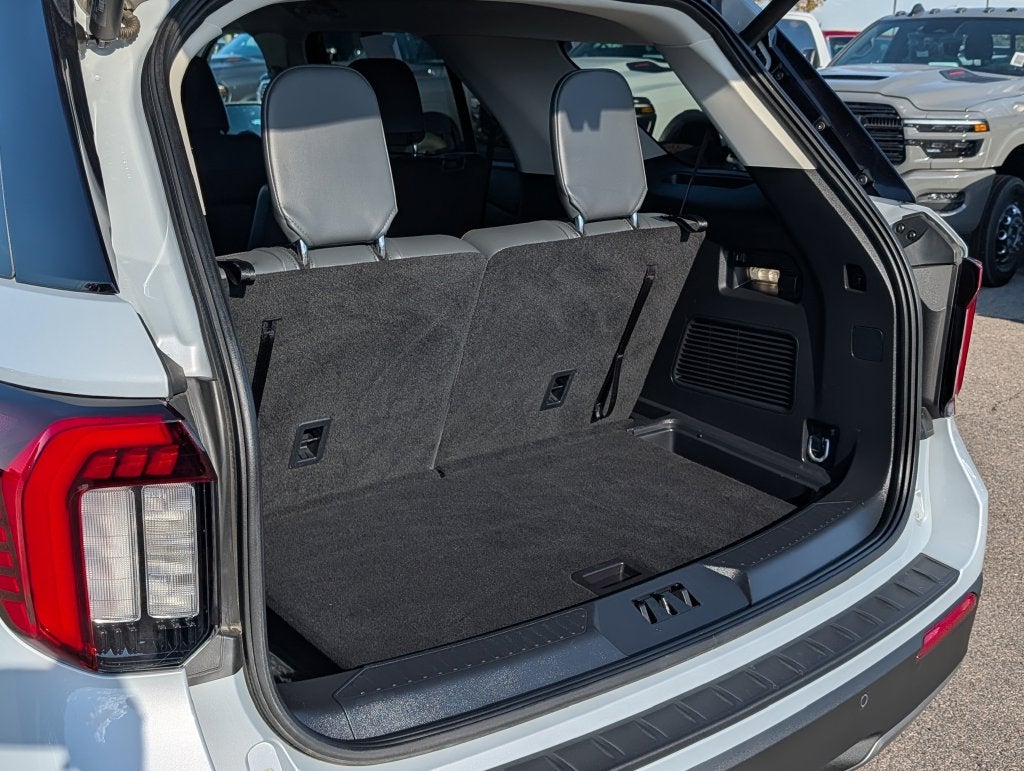 2025 Ford Explorer Active - Photo 9