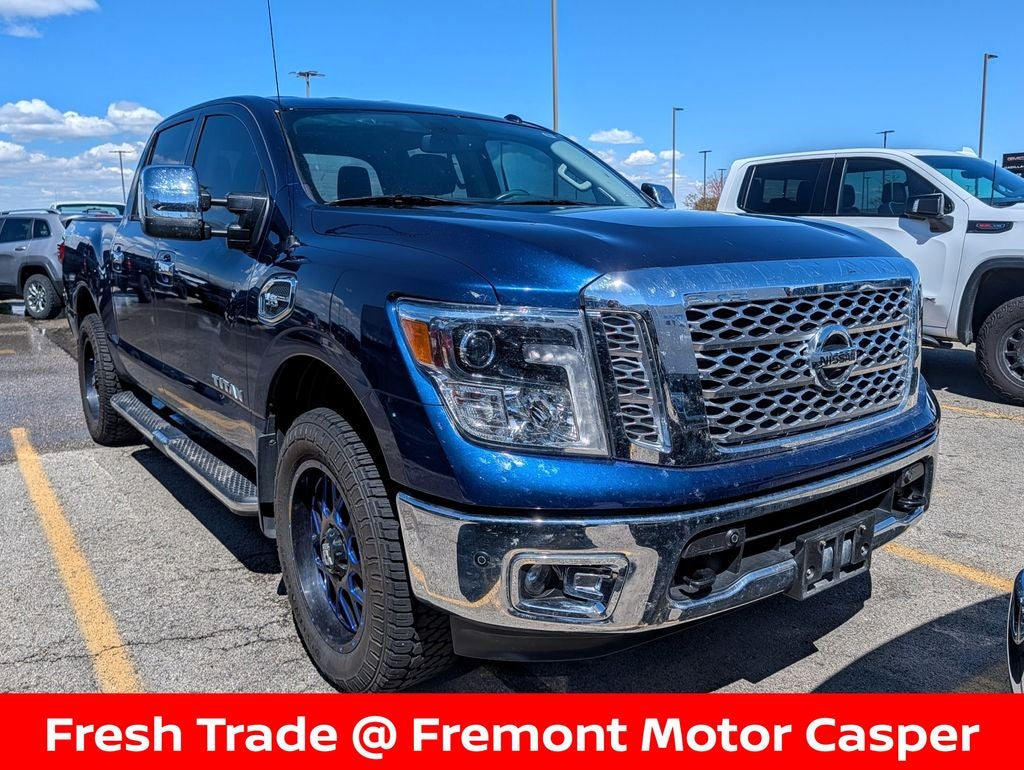 2017 Nissan Titan SL 4X4 Crew Cab's photo