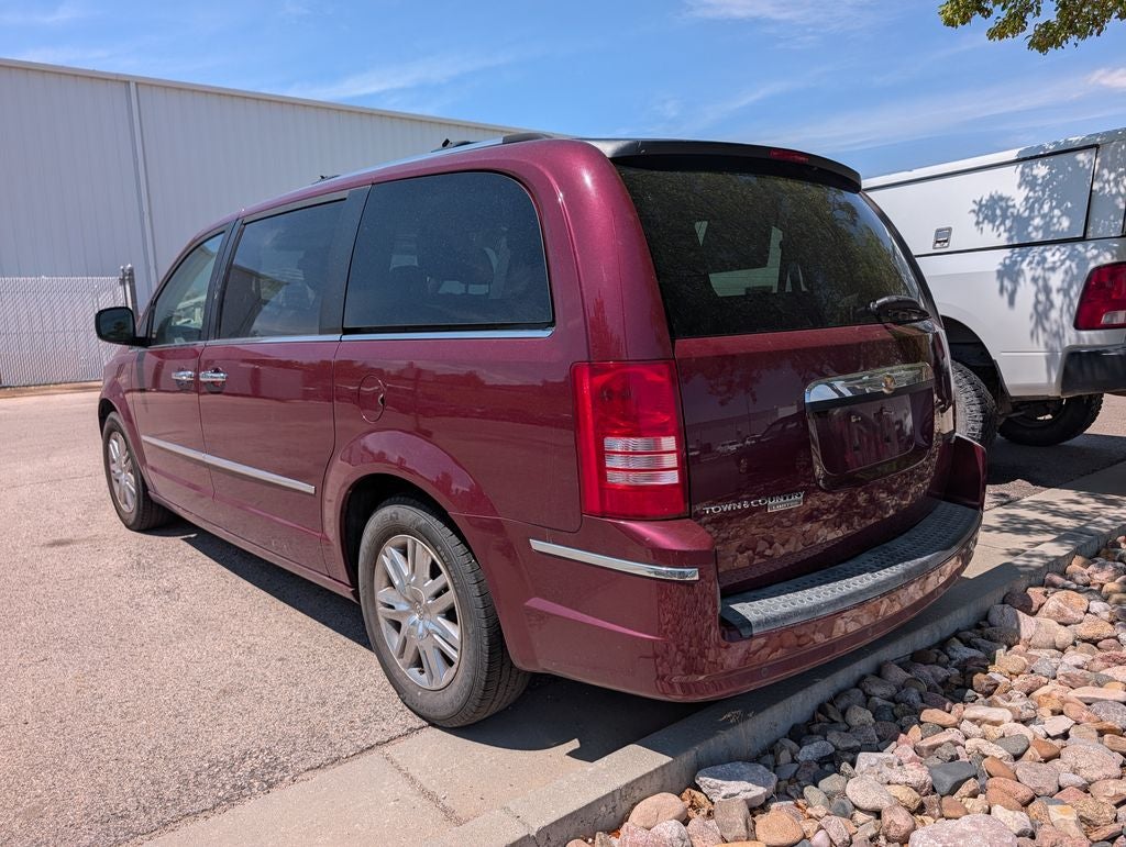 Used 2008 Chrysler Town & Country Limited with VIN 2A8HR64X78R690391 for sale in Casper, WY
