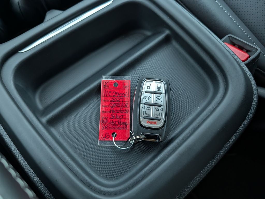2027 Chrysler Pacifica Select