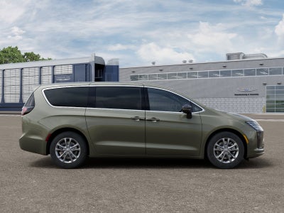 2027 Chrysler Pacifica Select AWD