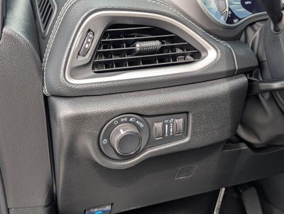 2027 Chrysler Pacifica Select AWD