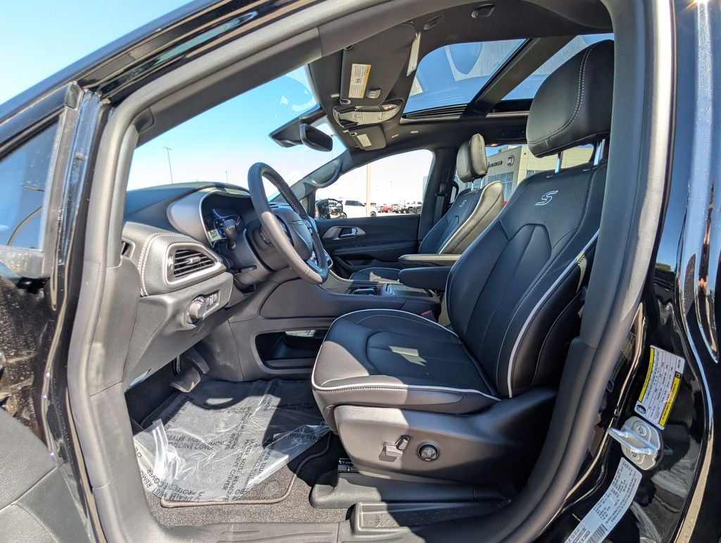 2027 Chrysler Pacifica Limited