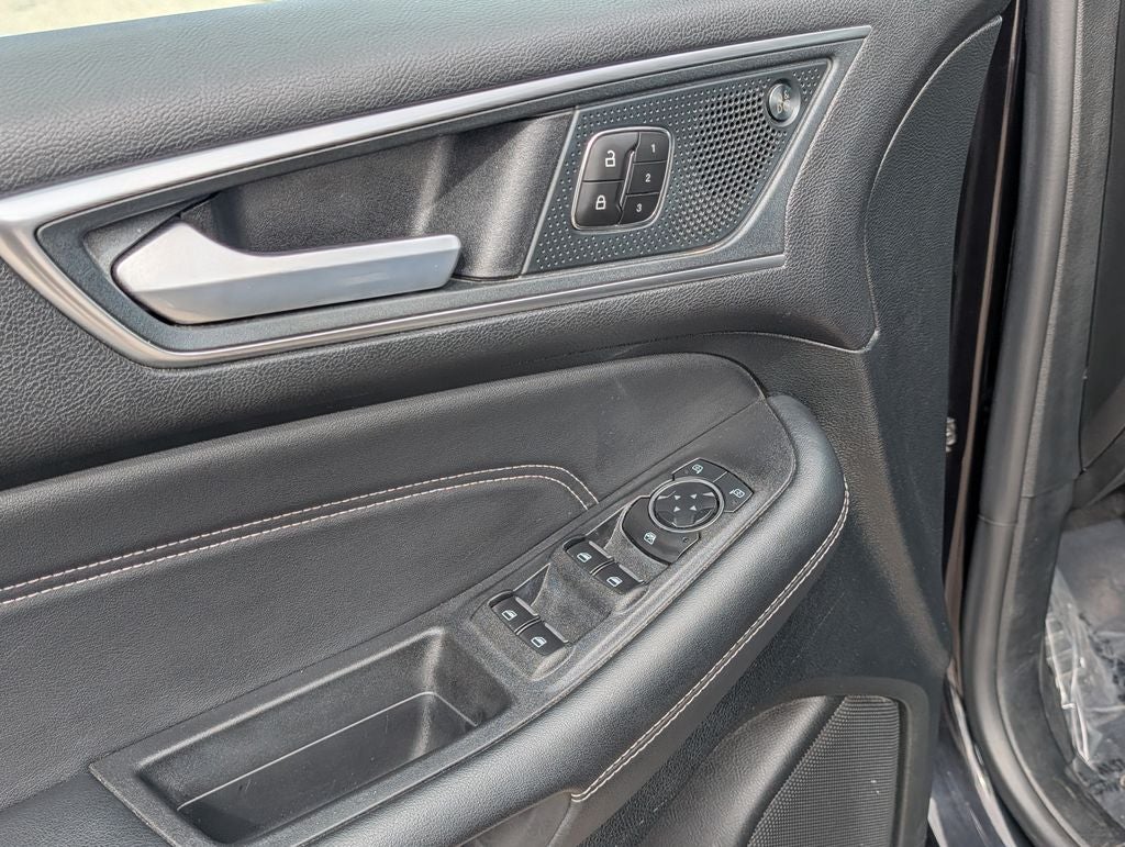 2024 Ford Edge Titanium - Photo 18