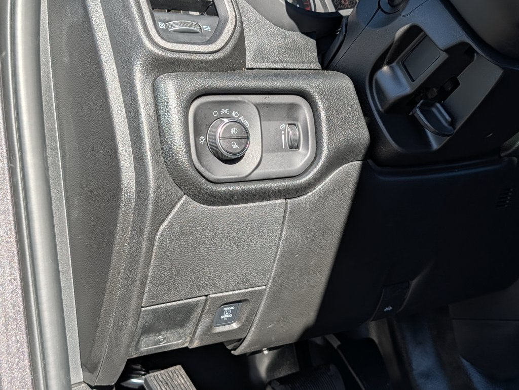 2027 RAM 3500 RAM 3500 TRADESMAN CREW CAB 4X4 8' BOX