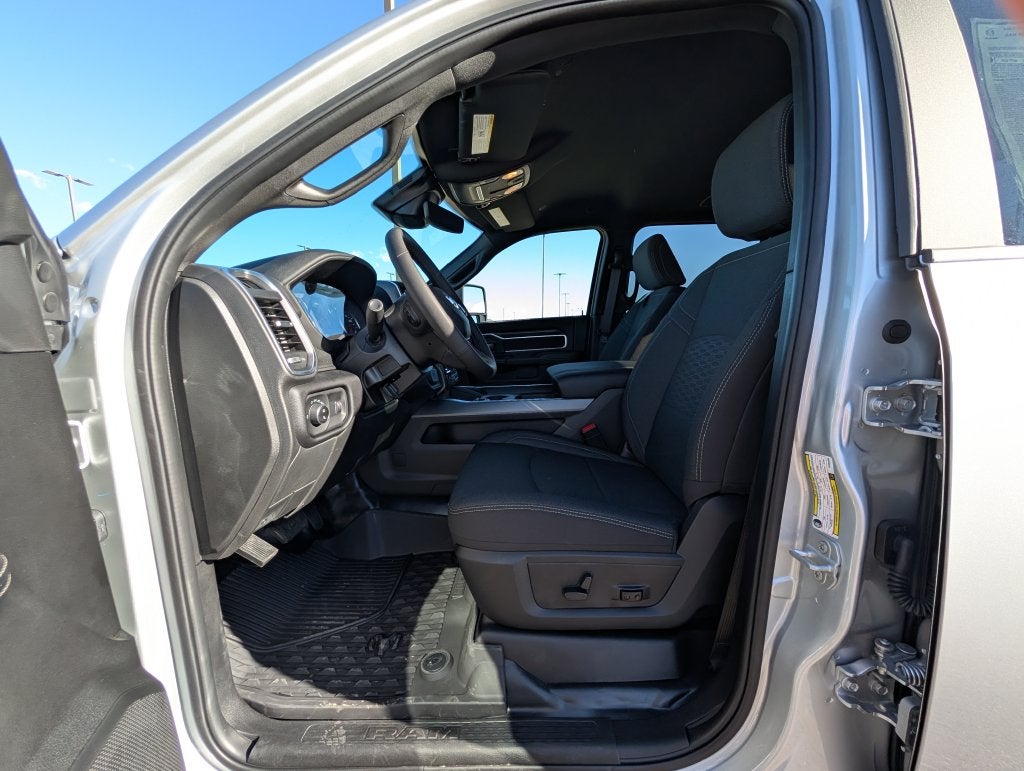 2027 RAM 3500 RAM 3500 BIG HORN CREW CAB 4X4 8' BOX