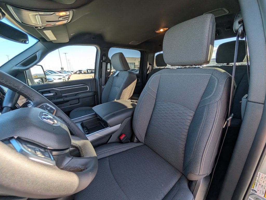 2027 RAM 3500 RAM 3500 BIG HORN CREW CAB 4X4 8' BOX