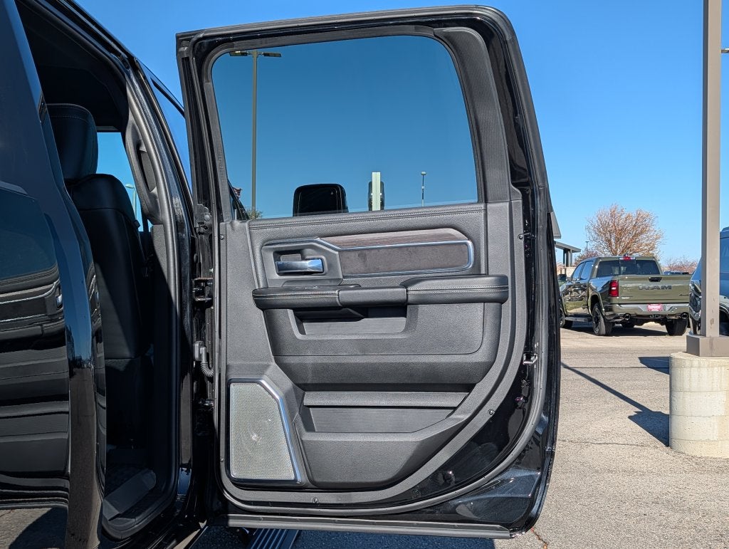 2027 RAM 3500 RAM 3500 LARAMIE CREW CAB 4X4 8' BOX