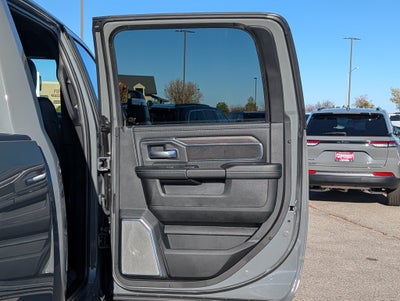 2027 RAM 3500 RAM 3500 LARAMIE CREW CAB 4X4 8' BOX