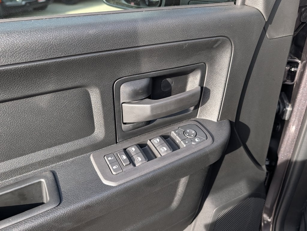 2027 RAM 2500 2500 TRADESMAN CREW CAB 4X4 6'4' BOX