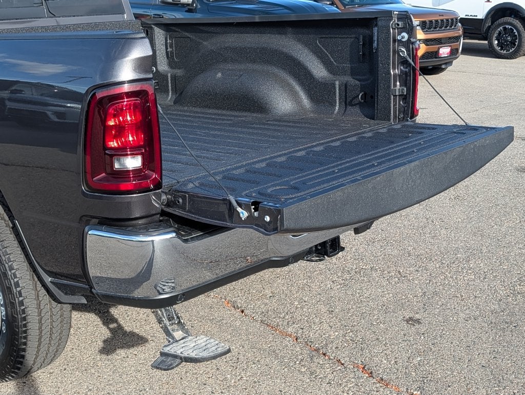 2027 RAM 2500 2500 TRADESMAN CREW CAB 4X4 6'4' BOX
