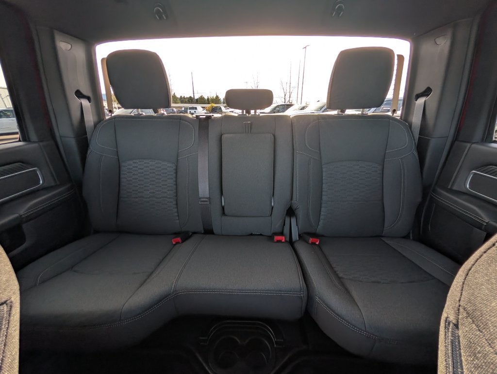 2027 RAM 2500 2500 BIG HORN CREW CAB 4X4 6'4' BOX