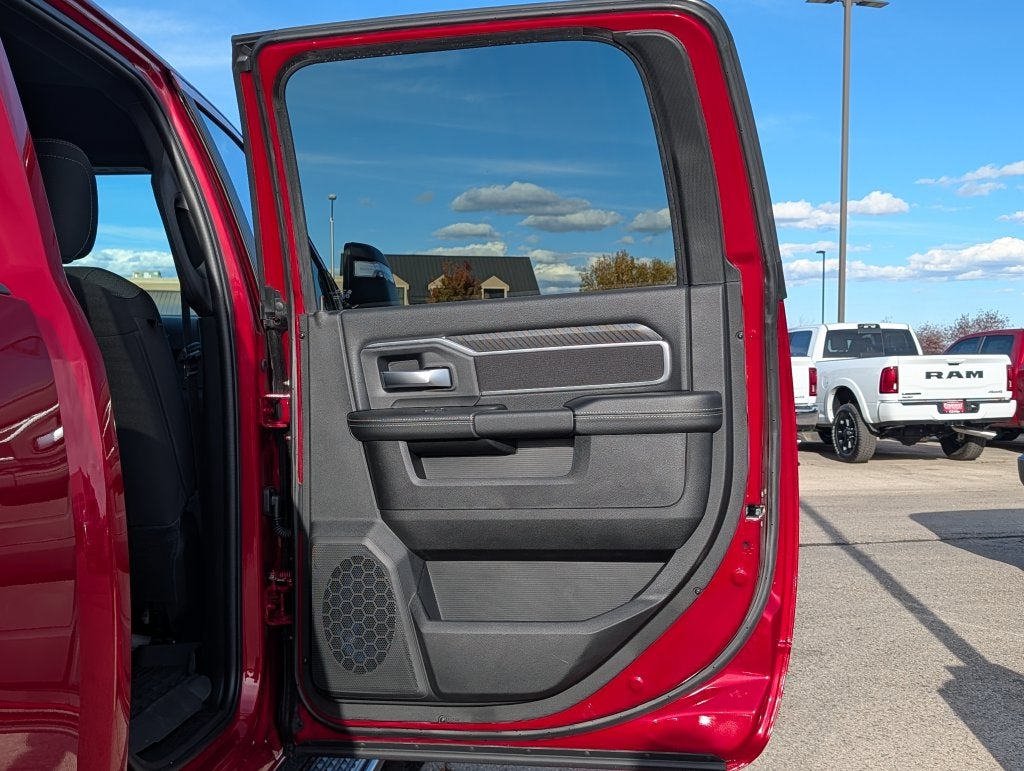 2027 RAM 2500 2500 BIG HORN CREW CAB 4X4 6'4' BOX