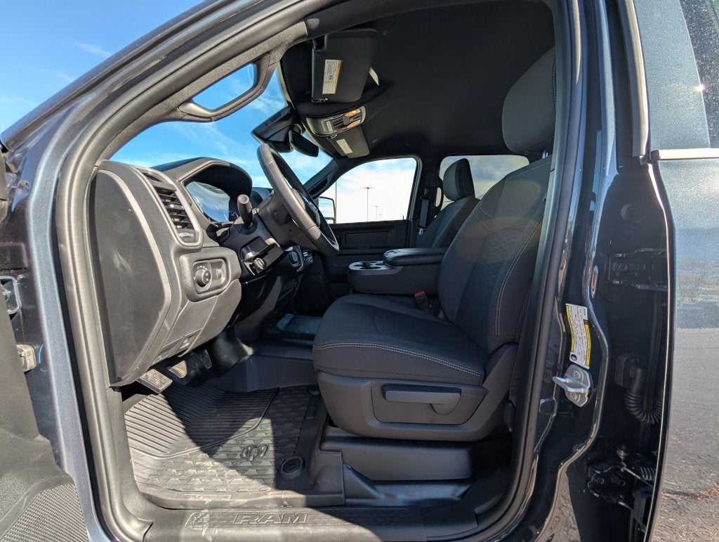 2027 RAM 2500 2500 TRADESMAN CREW CAB 4X4 8' BOX