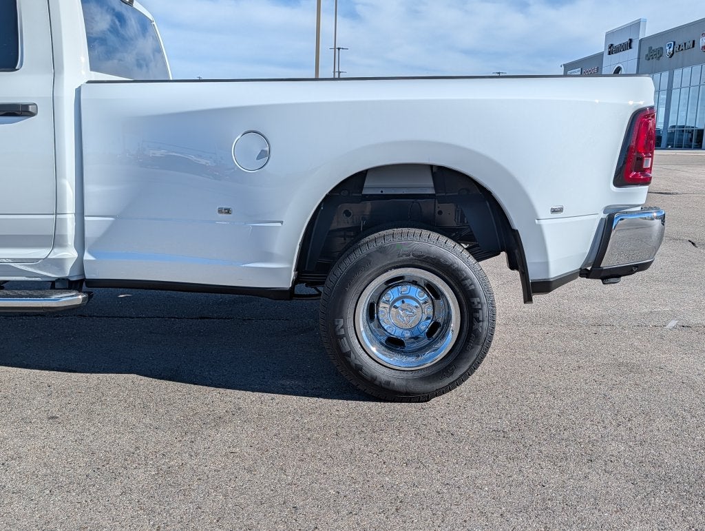 2027 RAM 3500 3500 BIG HORN CREW CAB 4X4 8' BOX