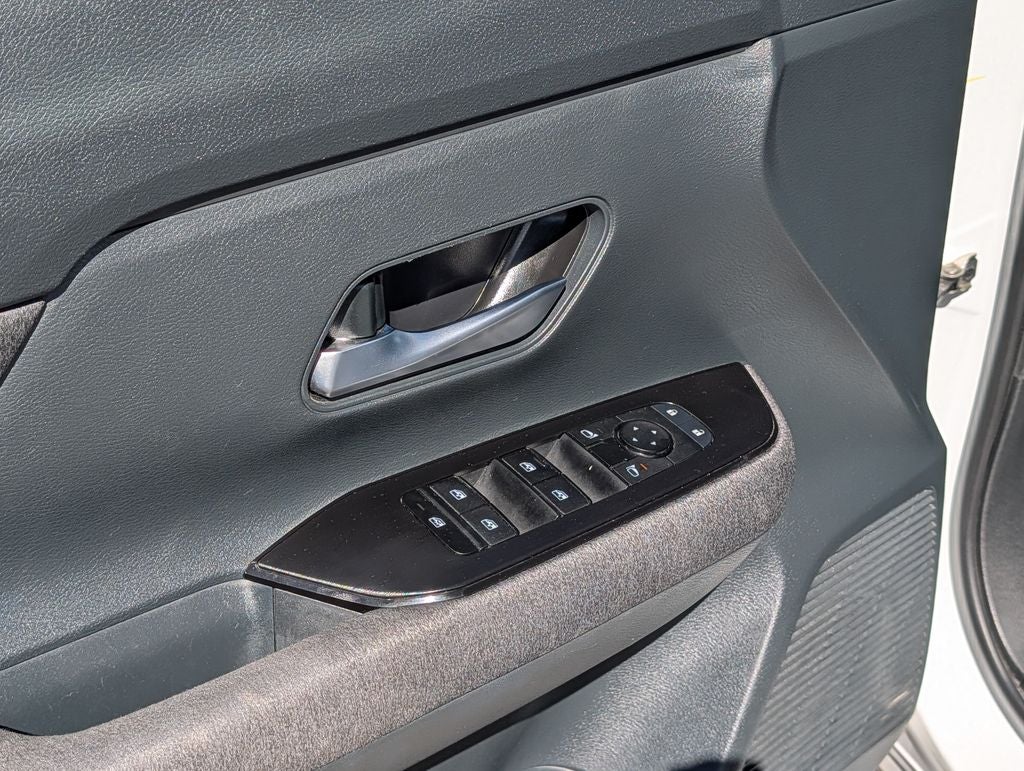 2025 Nissan Kicks SV AWD - Photo 16