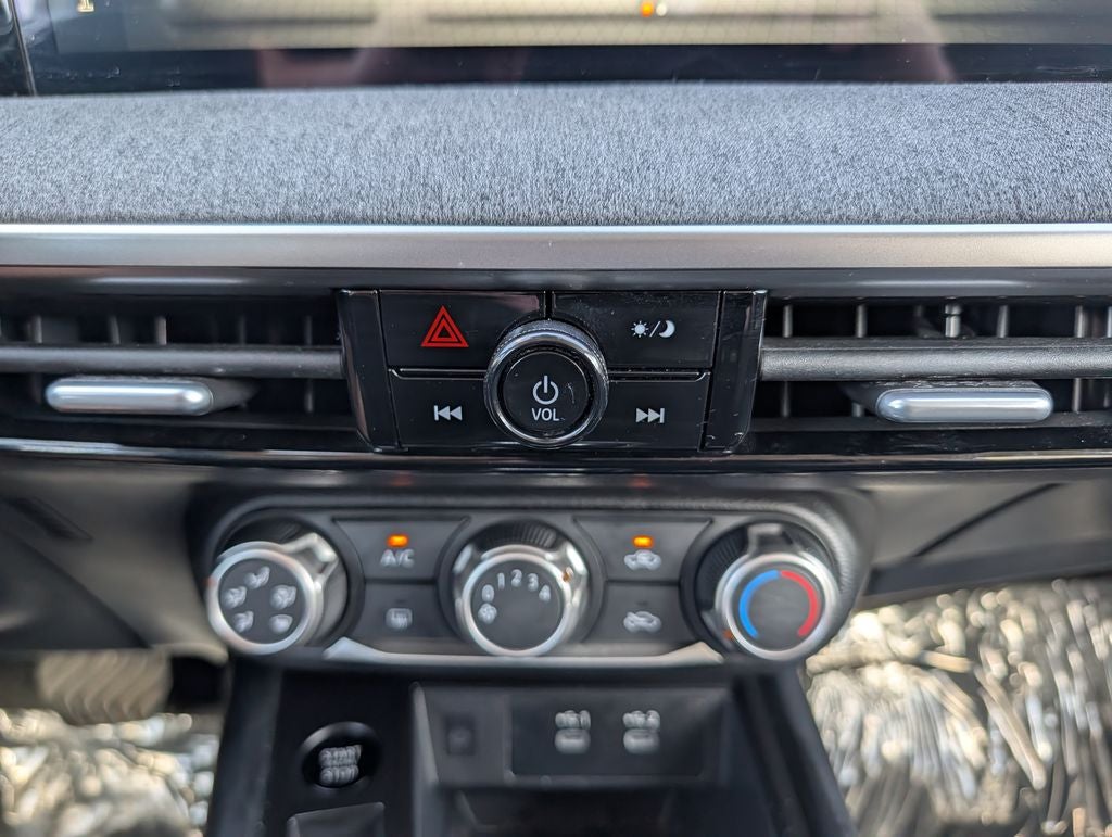 2025 Nissan Kicks SV AWD - Photo 28