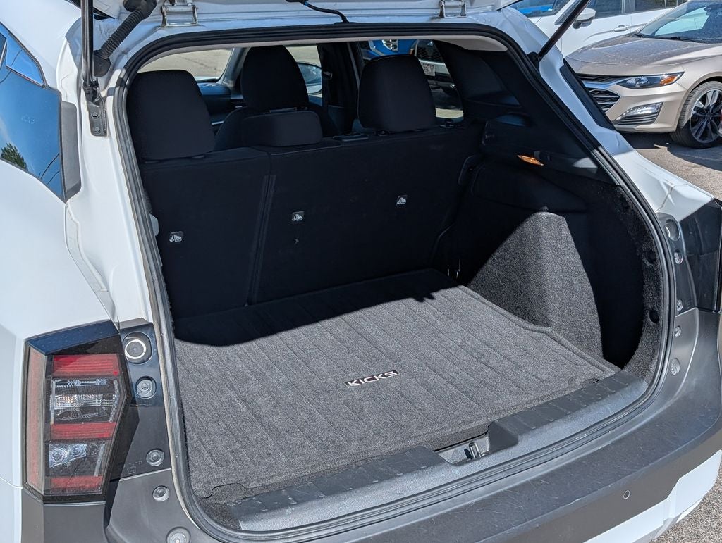 2025 Nissan Kicks SV AWD - Photo 9