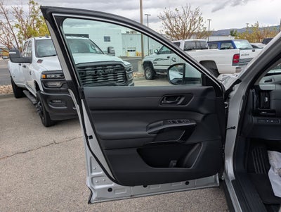 2025 Nissan Pathfinder SV 4WD