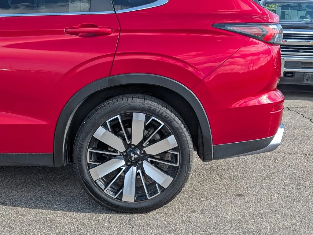 2025 Mitsubishi Outlander SE - Photo 15