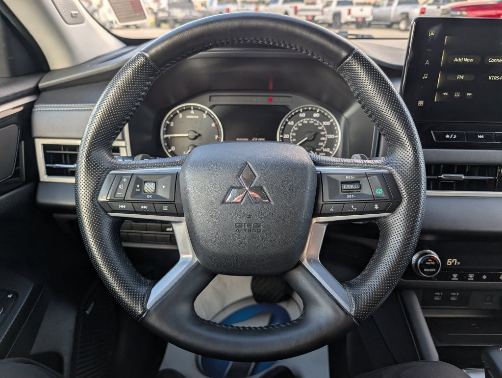 2025 Mitsubishi Outlander SE - Photo 22