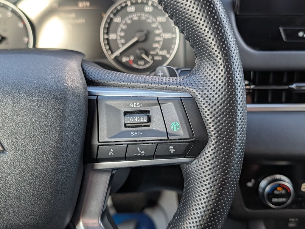 2025 Mitsubishi Outlander SE - Photo 24