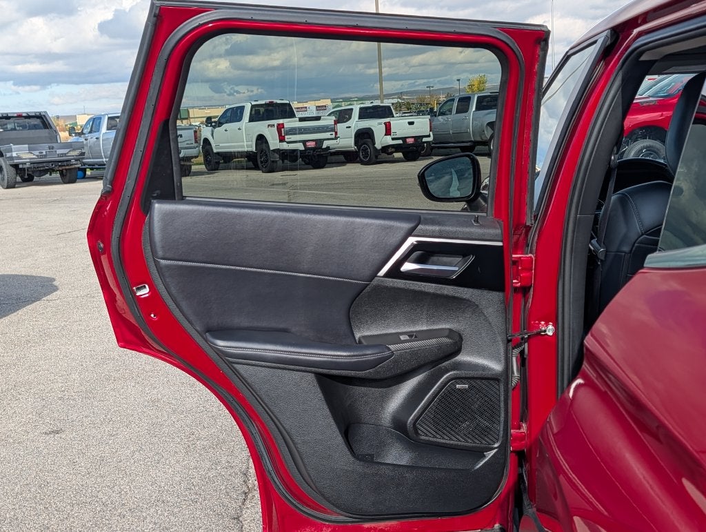 2025 Mitsubishi Outlander SE - Photo 37