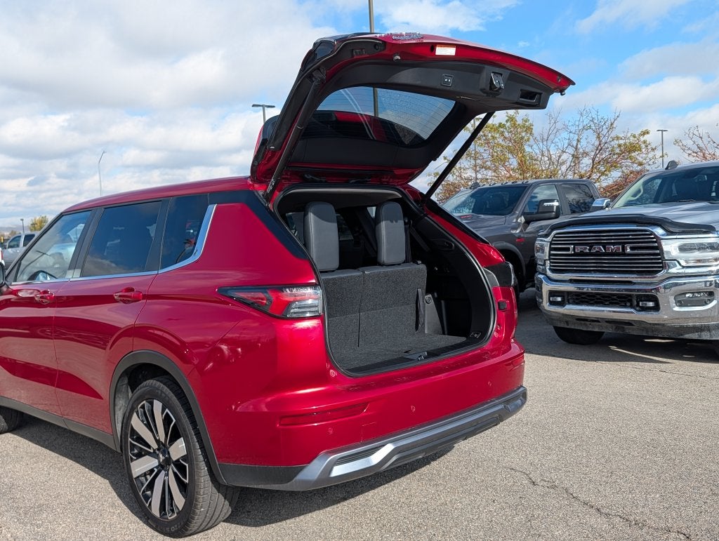 2025 Mitsubishi Outlander SE - Photo 8