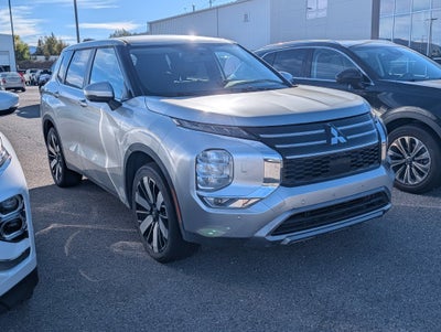 2025 Mitsubishi Outlander Base