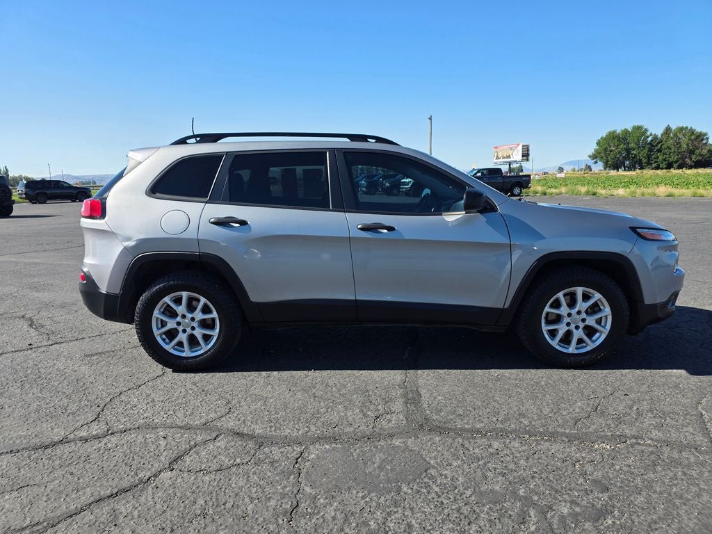 2016 Jeep Cherokee Sport