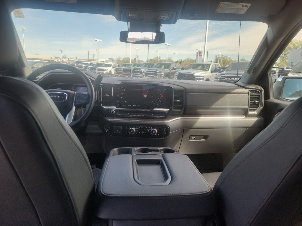 2025 GMC Sierra 1500 SLT