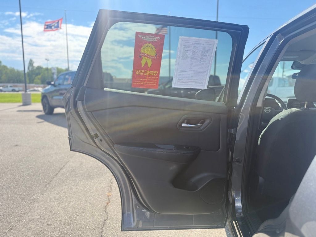 2025 Nissan Rogue SV
