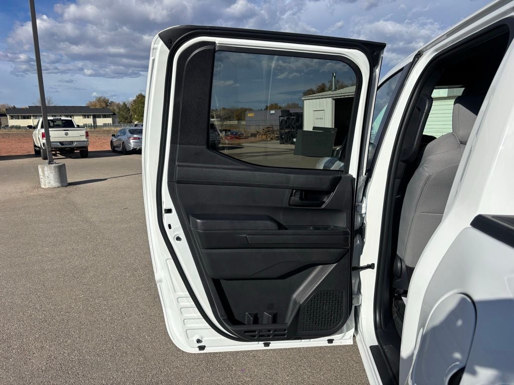 2025 Toyota Tacoma SR5 4X4