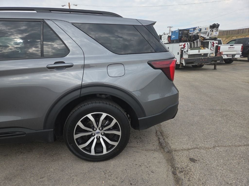 2025 Ford Explorer ST-Line 4WD