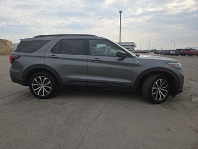 2025 Ford Explorer ST-Line 4WD