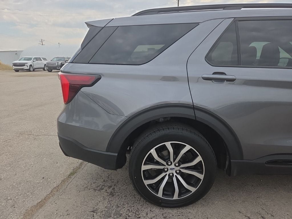 2025 Ford Explorer ST-Line 4WD