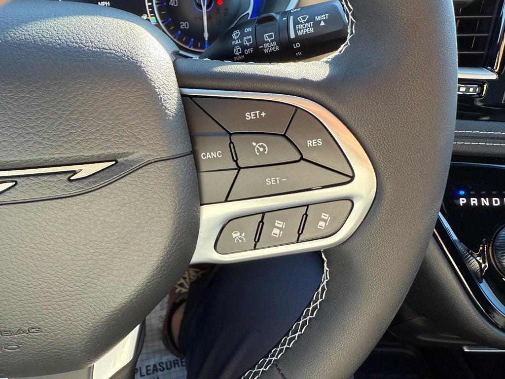 2027 Chrysler Pacifica PACIFICA SELECT AWD