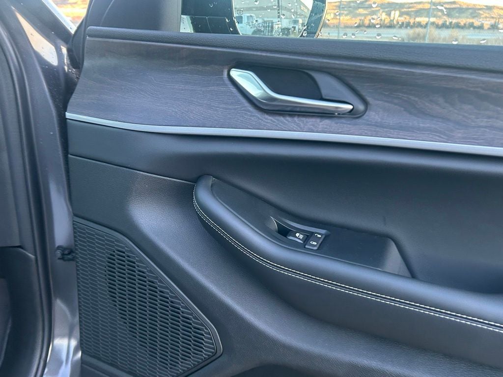 2026 Jeep Grand Cherokee Altitude