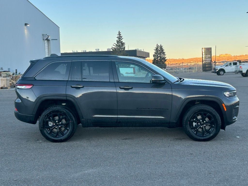 2026 Jeep Grand Cherokee Altitude