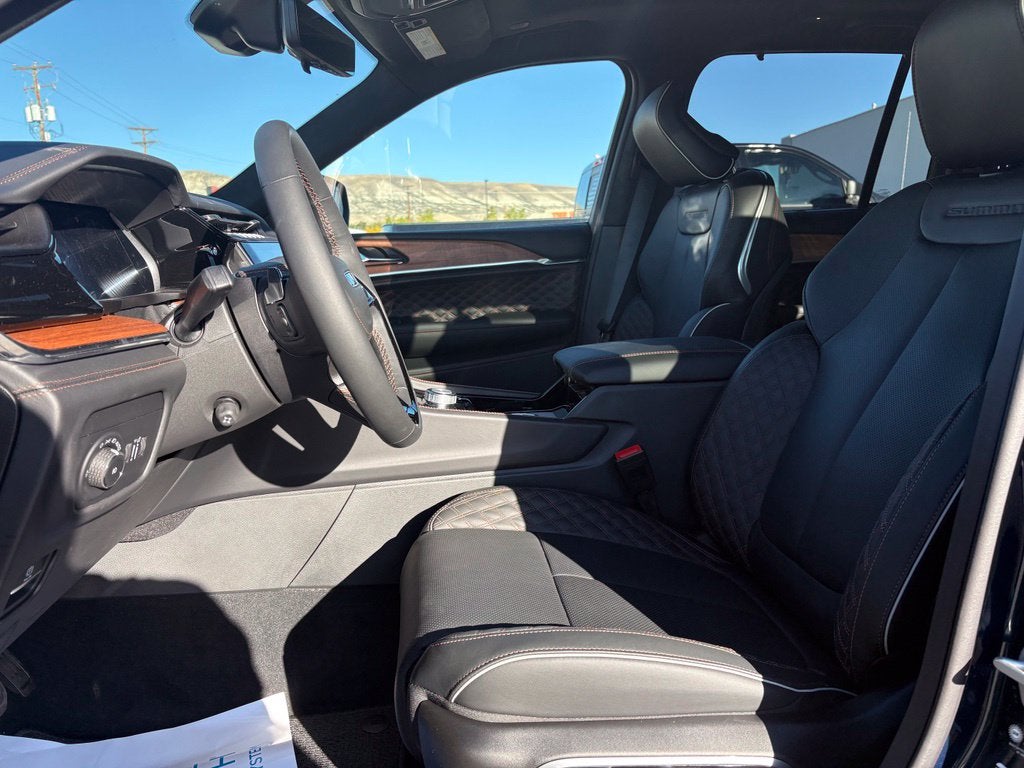 2027 Jeep Grand Cherokee Summit